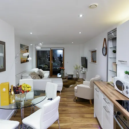 Live In Sky Penthouse דירה