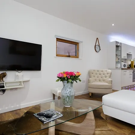 Live In Sky Penthouse *