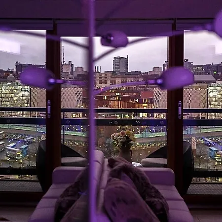 Live In Sky Penthouse 5* Leeds (West Yorkshire)