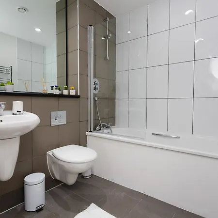 Live In Sky Penthouse Apartment *