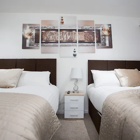 Live In Sky Penthouse 5* Leeds