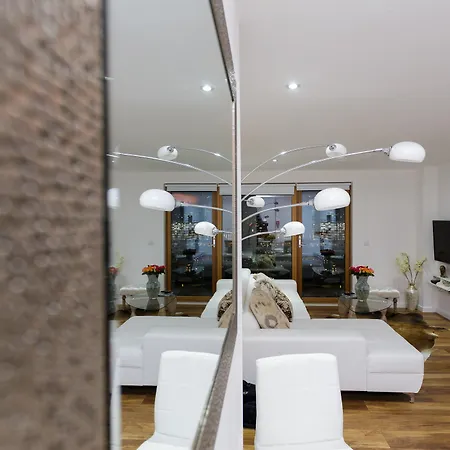 Live In Sky Penthouse Отель